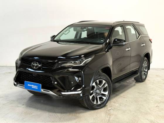 TOYOTA HILUX SW4 2.8 D-4D TURBO DIESEL SRX PLATINUM 4X4 AUTOMÁTICO